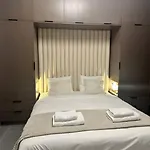 Monique Luxury Apartment