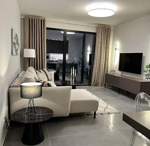 Monique Luxury Apartment